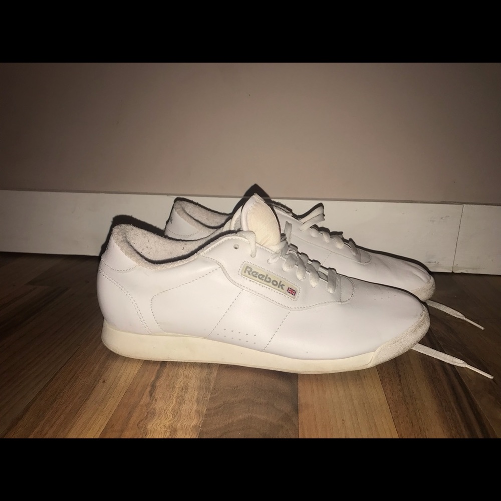 Reedbok Classical Trendy Tennishoes